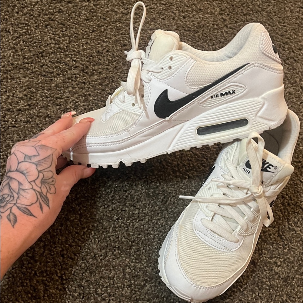 Final price!!! Nike Air Max Women's White and Black Sneakers